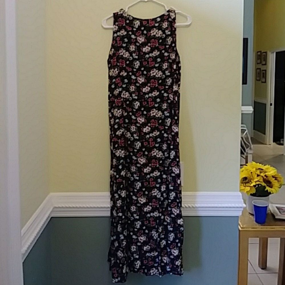 Dress - Picture 3 of 4